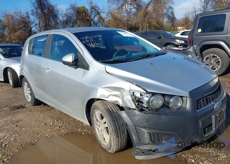 2013 Chevrolet Sonic Lt Auto z USA, uszkodzony, nr VIN 1G1JC6SG3D4242846